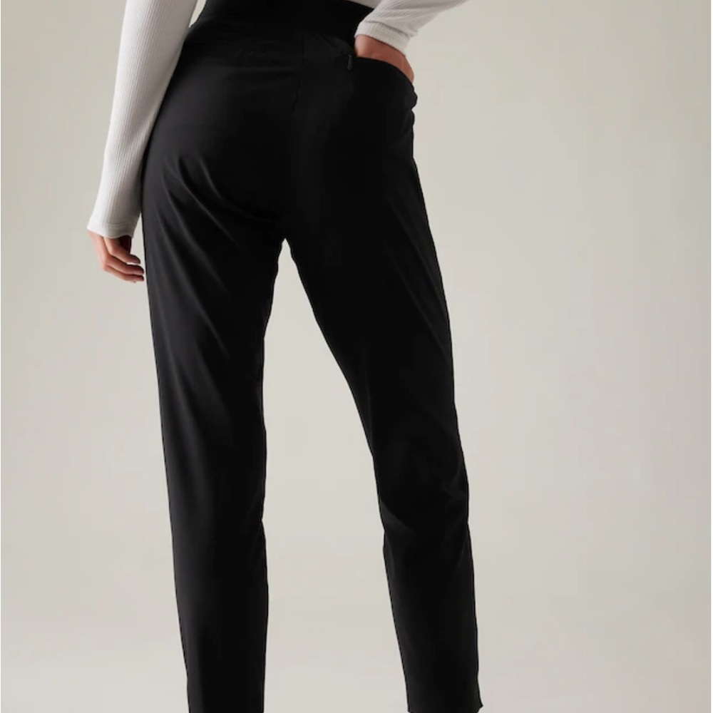 Brooklyn midrise ankle pant by Athleta in size 6